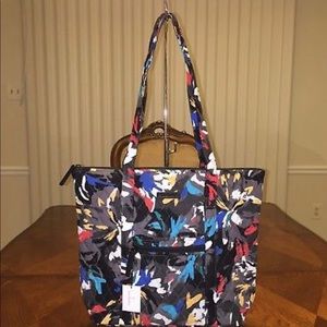 NWOT Vera Bradley Villager Splash Floral